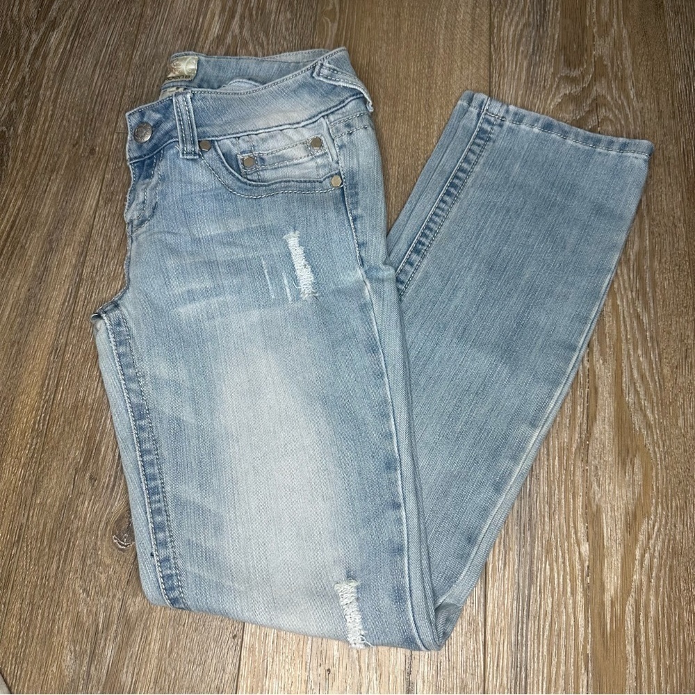 Light wash distressed jeans size 6